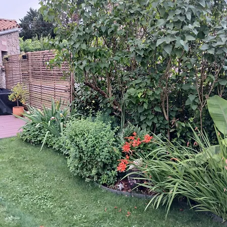 Les Du Couraud 3* Saint-Aubin-des-Ormeaux